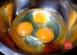 Illustration of how to make beef with smooth eggs 4