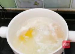 Illustration of how to make poached egg chicken and shrimp roe noodles 5
