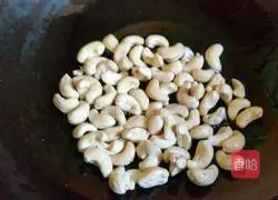 Illustration of how to make cashew nut shrimps 7