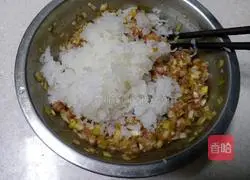 Illustration of how to make handmade wontons 6