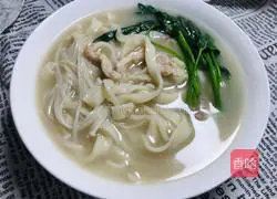 Sweet Potato Leaves and Shredded Pork Noodle Soup - Magical Illustration of how to make flour 14