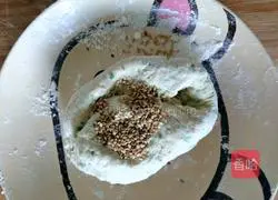 onion Illustration of how to make fragrant baking soda cookies 8