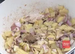 Illustration of how to make mushroom and potato soup 12