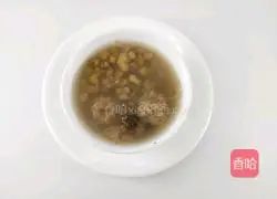 Illustration of how to use chrysanthemum and mung bean drink to relieve fatigue and protect liver 5