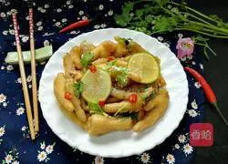 Illustration of how to make fresh lemon chicken feet 8