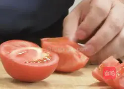 Italian innovative dishes | Illustration of how to make oil-splashed guitar pasta 3