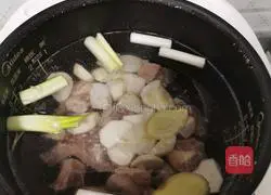 Illustration of how to make taro and dragon bone soup 9