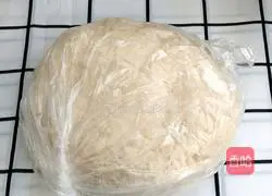 Illustration of how to make pork and celery dumplings 1