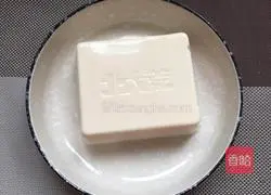 Illustration of how to make preserved eggs mixed with tofu 1