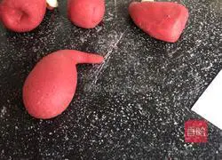 Illustrations of what Santa Claus does 6