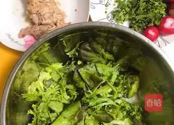 Illustration of how to make cold chicken shredded rice noodles 9