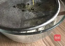 Illustration of how to make crumbly layer cake 9