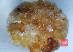 Illustration of how to make red dates and peach blossom tears 1