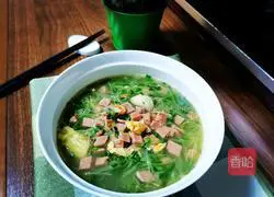 Illustration of how to make radish seedlings in soup 8