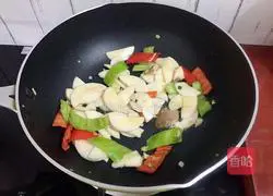 How to stir-fry pork slices with king oyster mushrooms Illustration 11