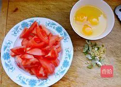 Illustration of how to make scrambled eggs with tomatoes 1