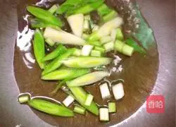 Illustration of how to paste Fujian noodles 3