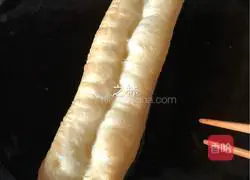 Illustration of how to make alum-free fried dough sticks 4