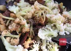 Illustration of how to make pork belly and cauliflower 5