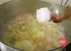 Illustration of how to make simple vegetarian soup 13