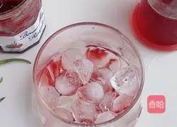 Illustration of how to make raspberry jam and cranberry drink 5