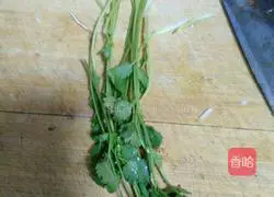 Illustration of how to make mushroom and chicken leg soup 10