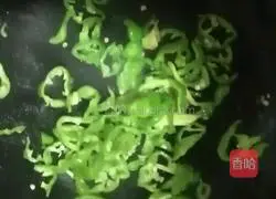 Illustration of how to make fried smoked duck meat with screw pepper 4