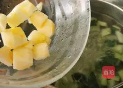 Winter Melon Peel and Apple Soup Illustration 5