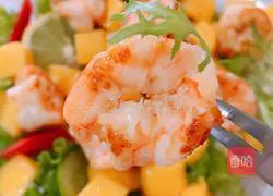 Illustration of how to make shrimp and mango vegetable salad 8