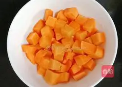 Illustration of how to stir-fry edamame rice with minced meat 6