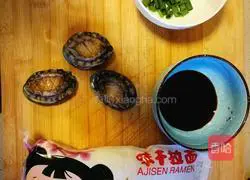 Abalone noodles Illustration of making noodles 1