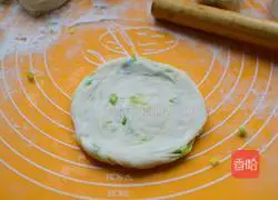  Illustration of how to make scallion pancakes 9