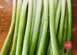 Illustration of making mushroom and pork dumplings 3