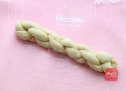 Honey Soft Twist Recipe Illustration 7