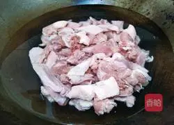 Illustration of how to make sour radish duck soup 3