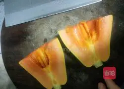 Illustration of how to make papaya and white fungus sweet syrup 6