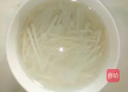 Illustration of one clear and two white methods 3