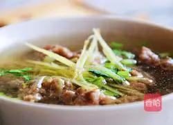 Illustration of how to make beef soup by hand 1