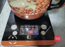 Lotus seed lily red bean soup Practice illustration 4