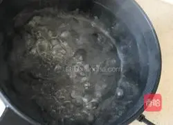 Illustration of how to make lazy seaweed and egg drop soup 1