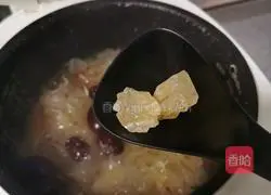 Recipe for Tremella Peach Gum Nourishing and Beauty Soup 13