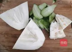 Illustration of how to make fresh clam and winter melon soup 2