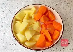 Illustration of how to make beef brisket and potatoes stewed with tomatoes 15