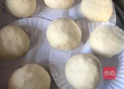 Illustration of how to make custard buns 9