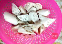 Lotus root and pork ribs soup Practice illustration 2