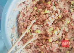 Illustration of how to make fried pork, mushrooms and corn kernels 9