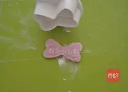 Illustration of how to make cute little white rabbit 7