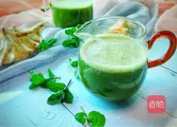 Illustration of how to make mint and kiwi juice 7