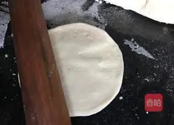 Illustration of how to make stuffed buns with lotus root and pickled cabbage 16