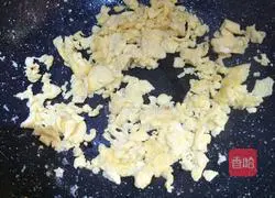 Illustration of how to make tomato, egg and vegetable noodles 3